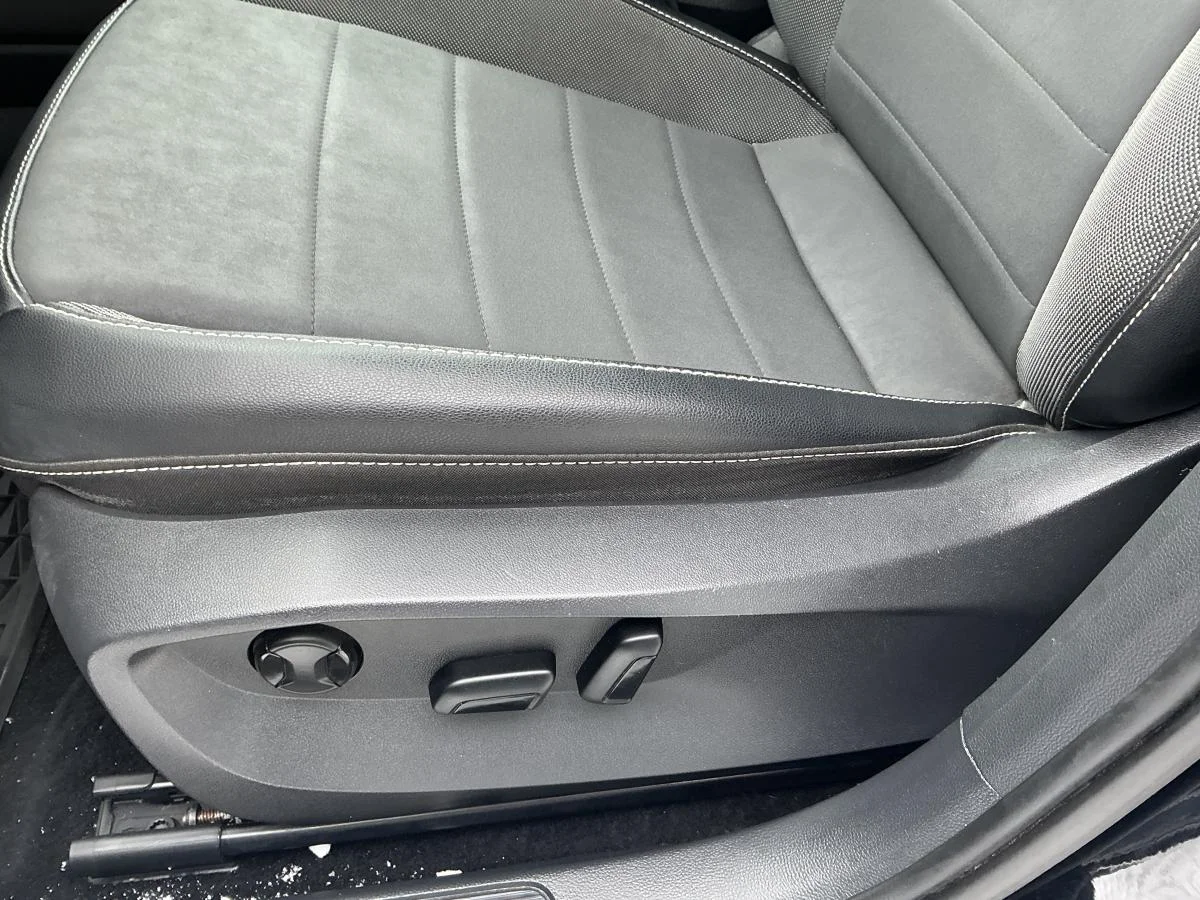 Used 2022 Grey Volkswagen Comfortline image 17