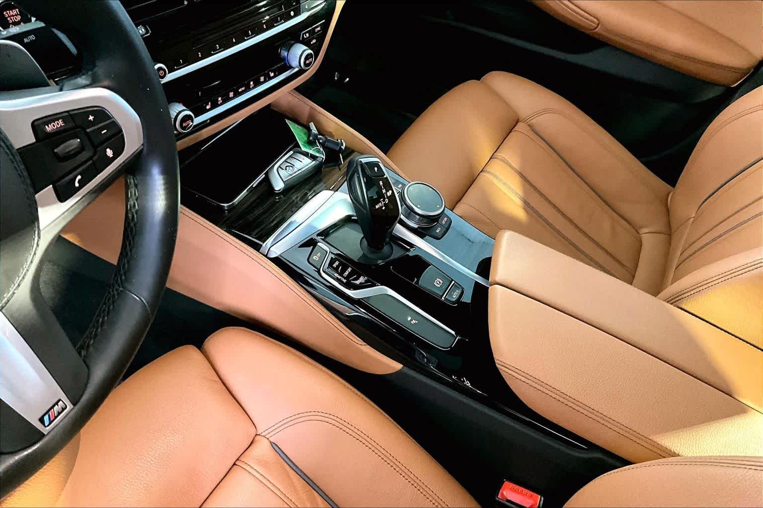 Used 2019 Carbon Black Metallic BMW M550i xDrive image 17