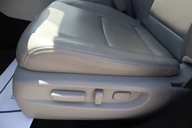 Used 2018 Lunar Silver Metallic Acura 3.5L image 18