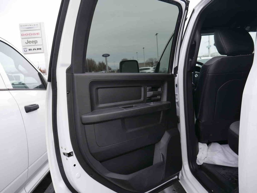 New 2026 Bright White Clear-Coat Exterior Paint RAM TRADESMAN image 11