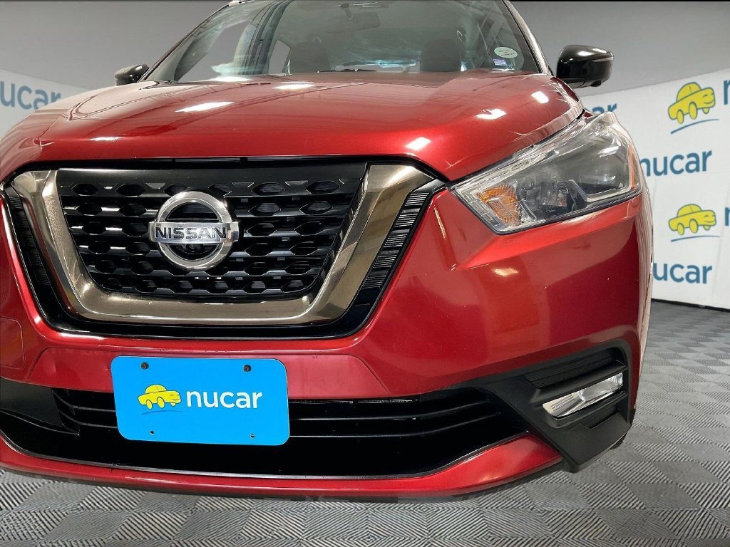 Used 2019 Red Nissan SR image 32