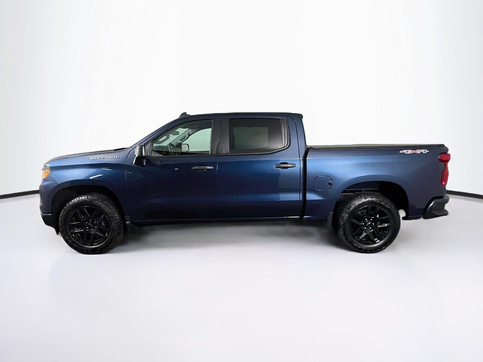 Used 2022 NORTHSKY BLUE METALLIC Chevrolet Custom image 8