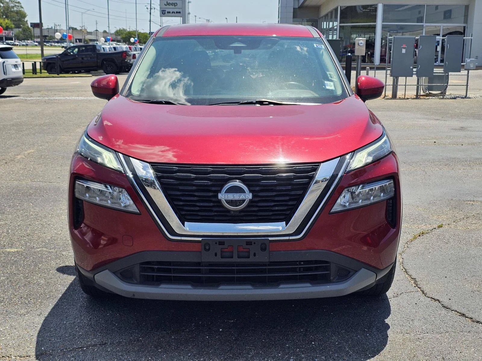 Used 2023 Scarlet Ember Tintcoat Nissan SV image 2