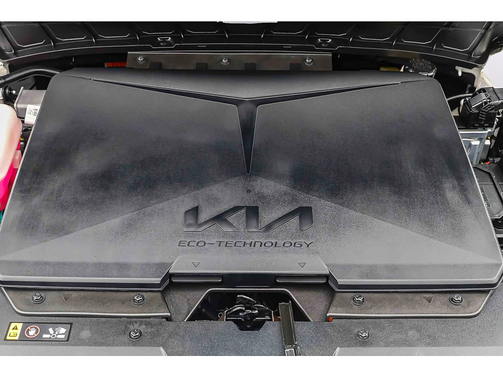 Certified Used 2025 Snow White Pearl Kia Wave image 26