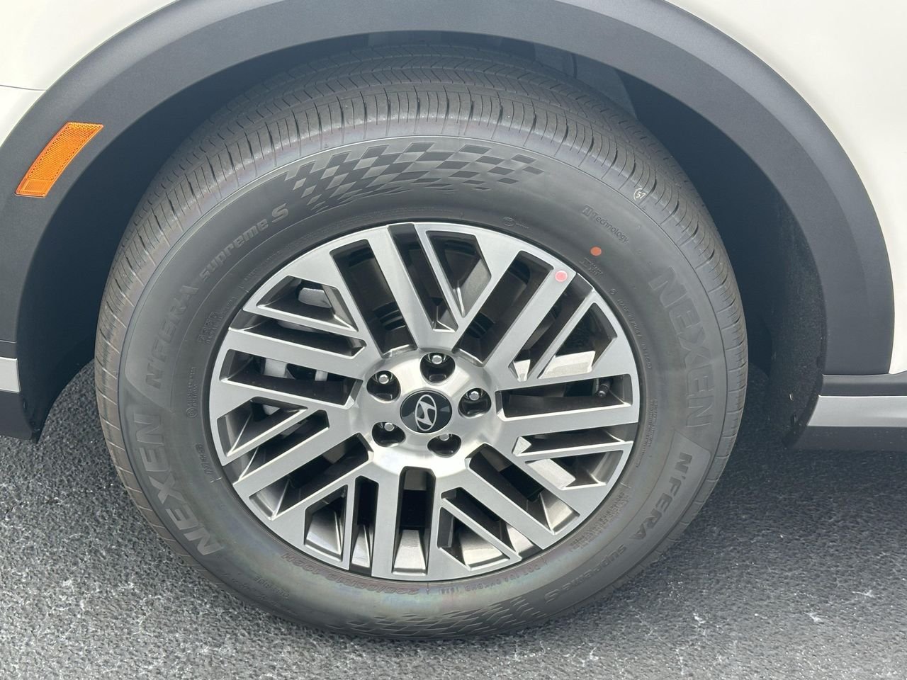 New 2026 Creamy White Pearl Hyundai SEL 7P image 11