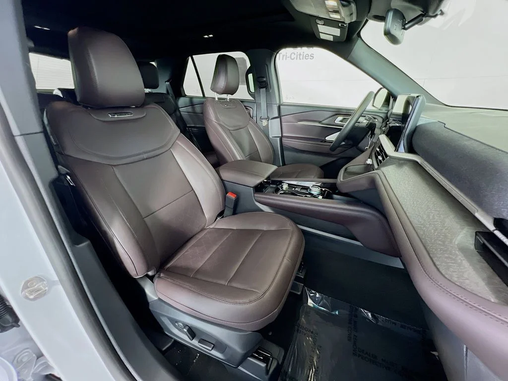 New 2026 Space White Metallic Ford Platinum image 19