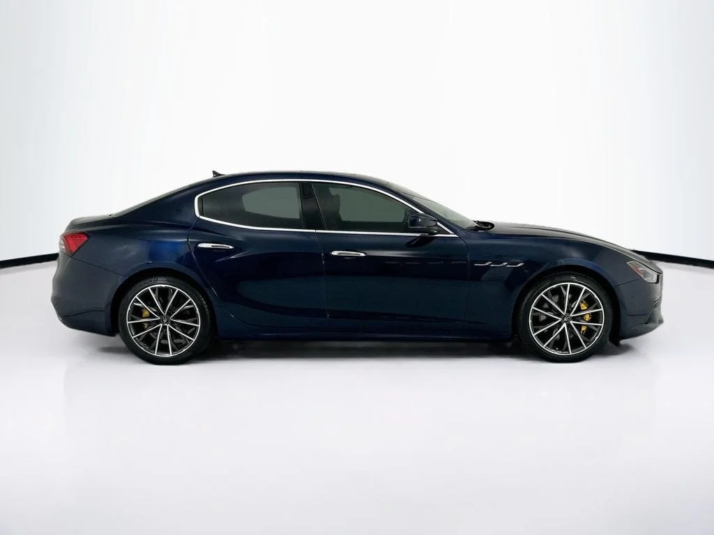 Used 2023  Maserati Modena image 4