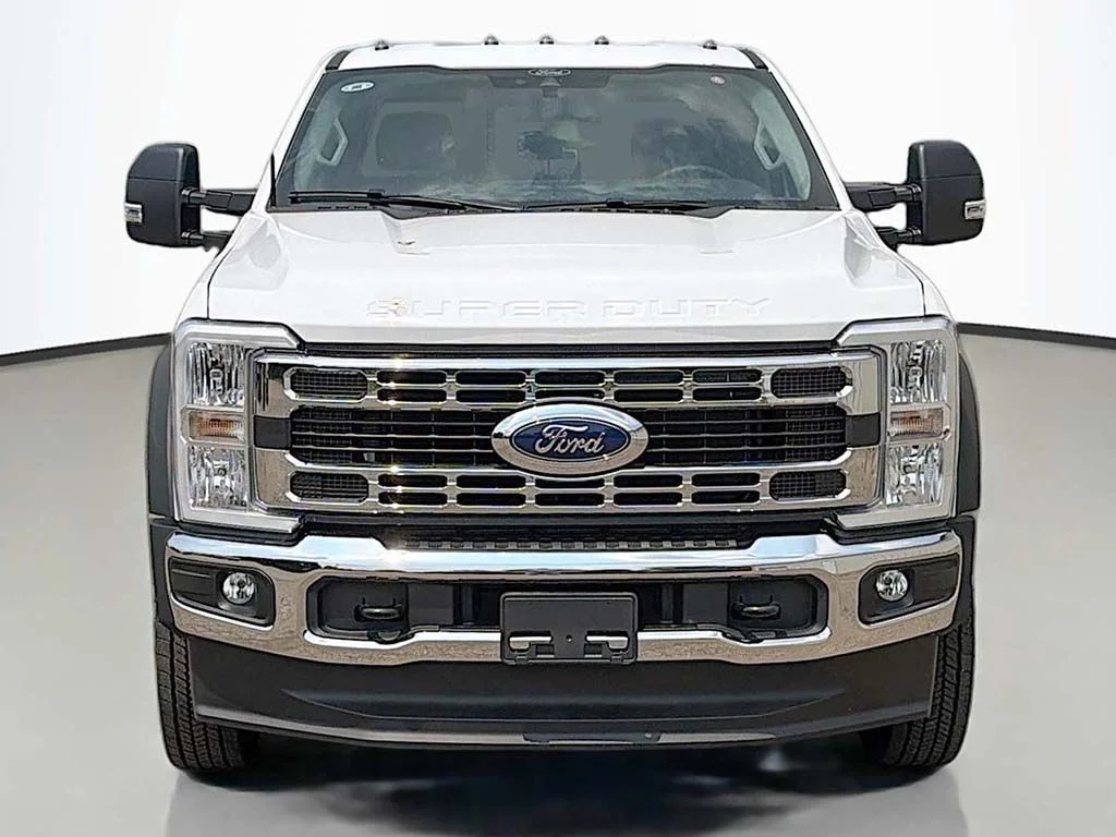 New 2026 Oxford White Ford F-550® XL image 7