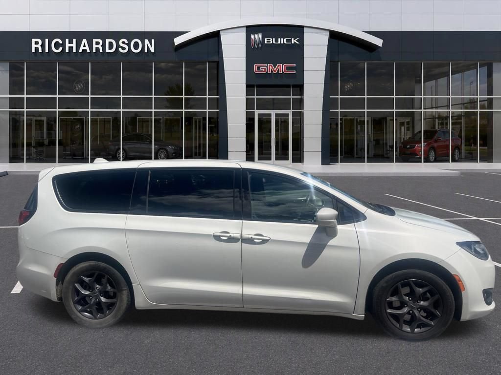 Used 2020 White Chrysler Touring image 9