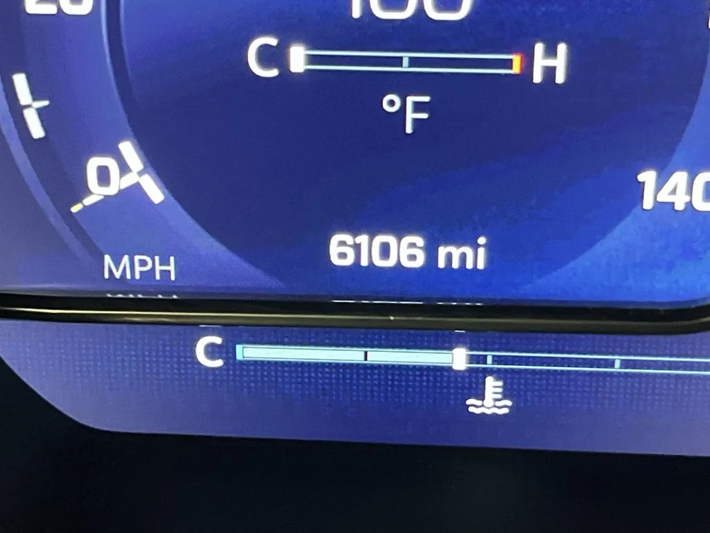 Used 2025 Summit White Chevrolet LT image 19