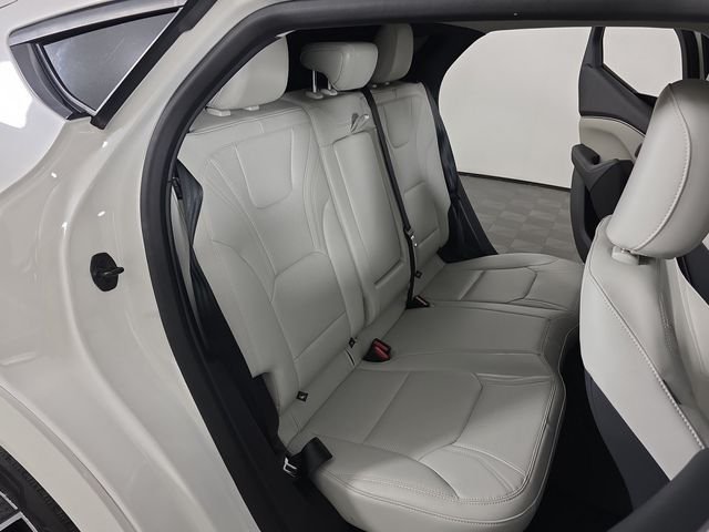Used 2025 White Metallic Ford Premium image 25
