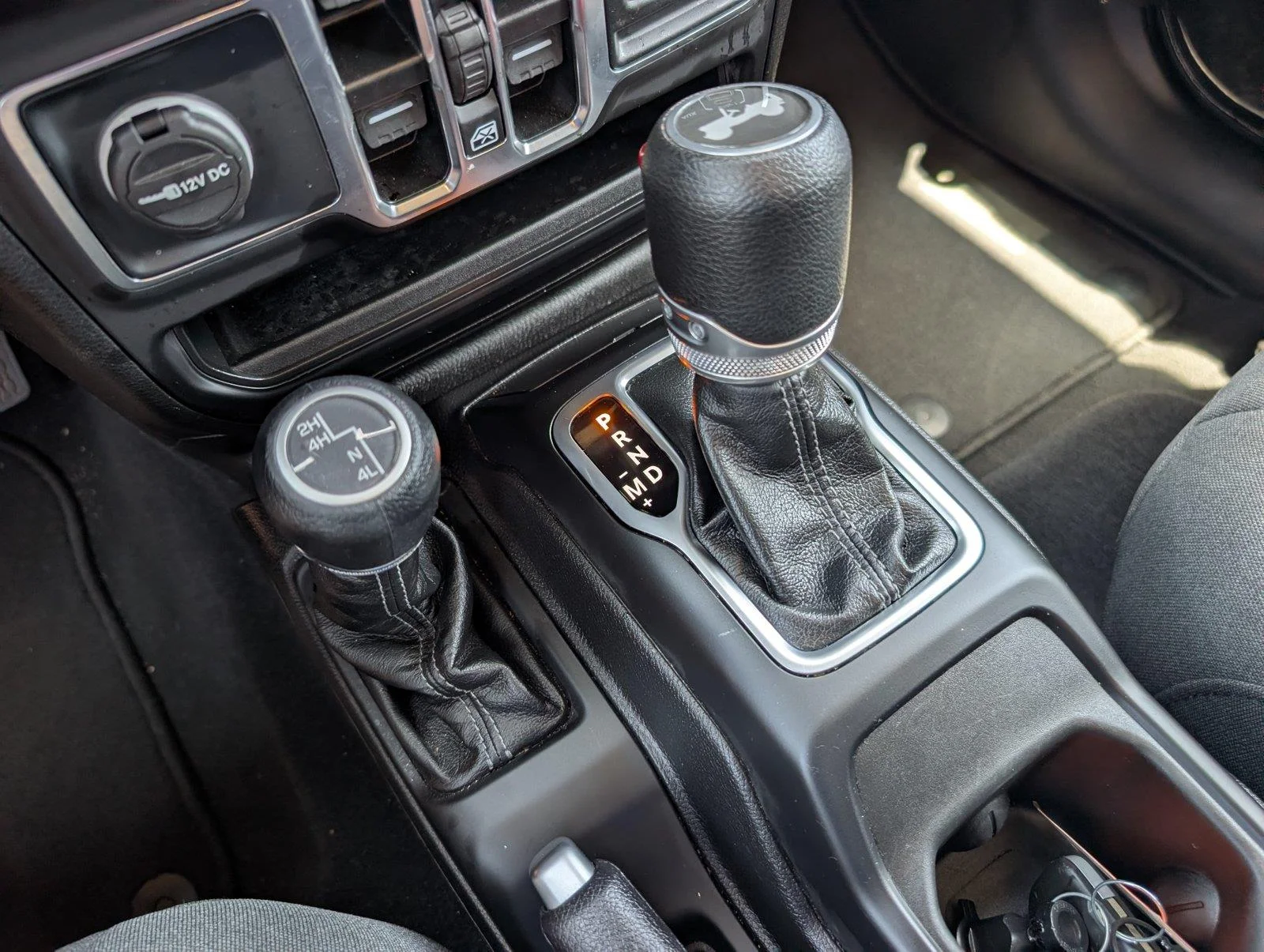 Used 2025 Black Clearcoat Jeep Sahara image 19