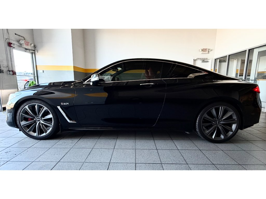 Used 2018 Black Obsidian INFINITI RED SPORT 400 image 13