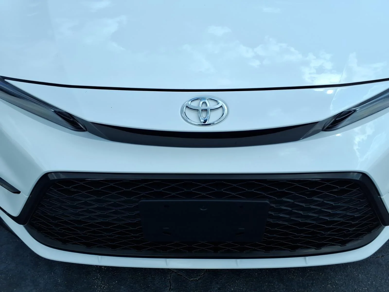 Used 2026 Ice Cap Toyota SE image 12