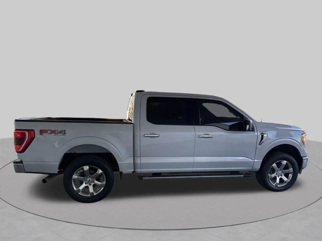Used 2021 White Metallic Ford XLT image 13