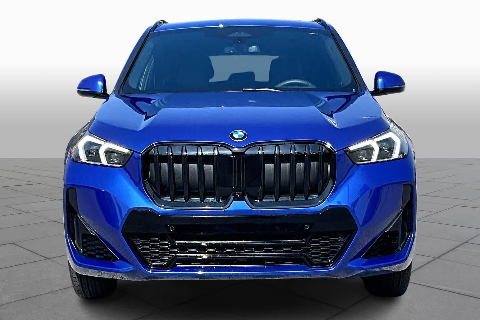 Used 2025 Portimao Blue Metallic BMW xDrive28i image 3