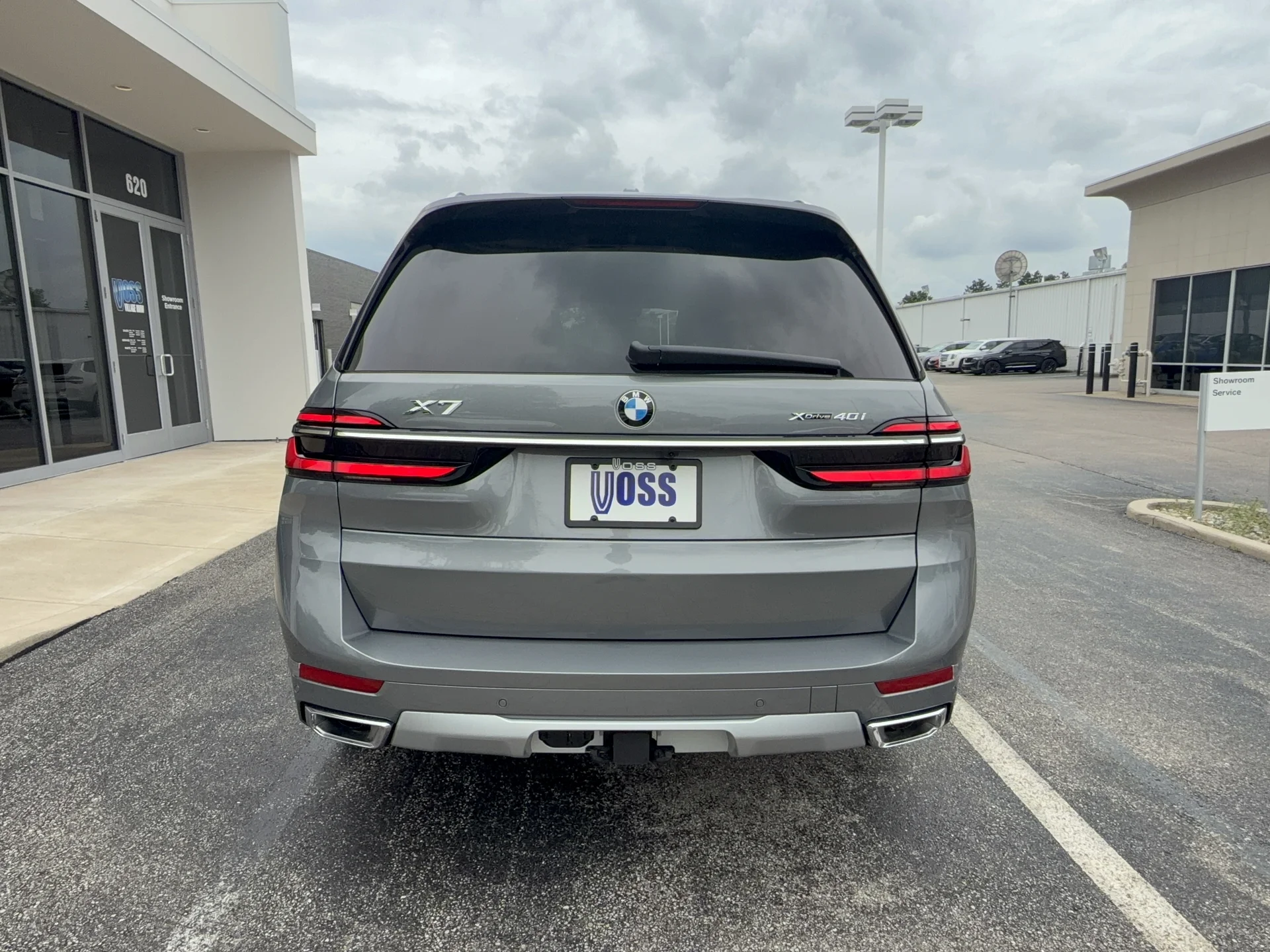 New 2026 Skyscraper Grey Metallic BMW xDrive40i image 4