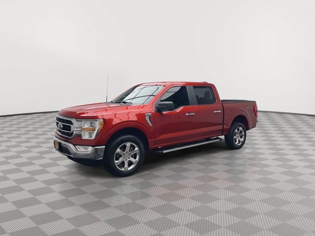 Used 2023 Hot Pepper Red Tinted Clearcoat Ford XLT image 36