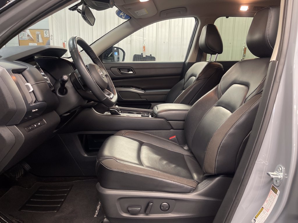 Used 2024 Gray Nissan SL image 16