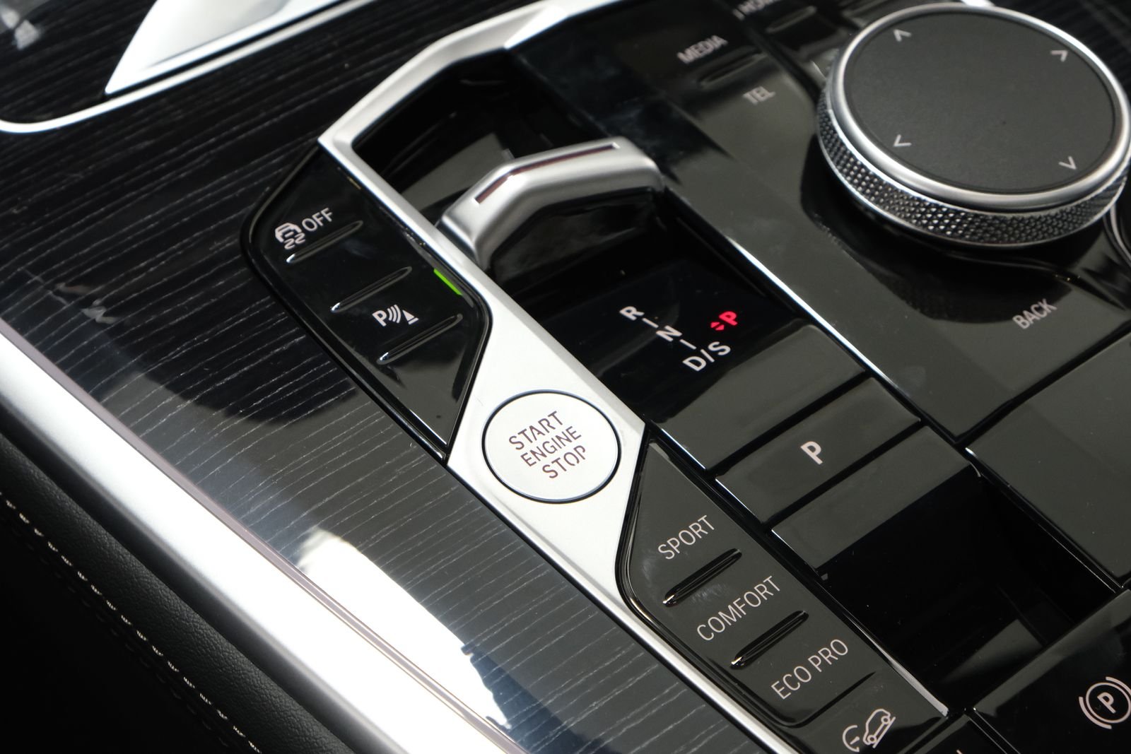 New 2027 Alpine White BMW xDrive40i image 21