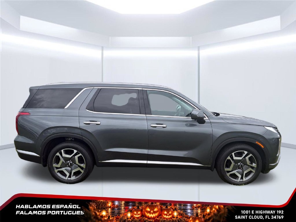 Used 2025 Gray Hyundai SEL Premium image 6