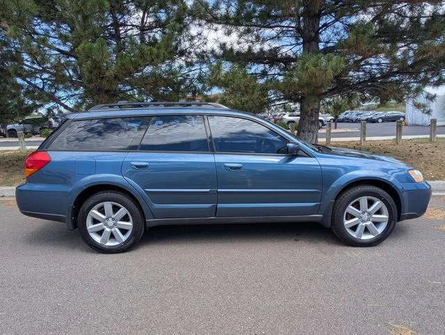 Used 2006  Subaru 2.5i image 2