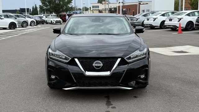 Used 2023 Black Nissan Platinum image 32