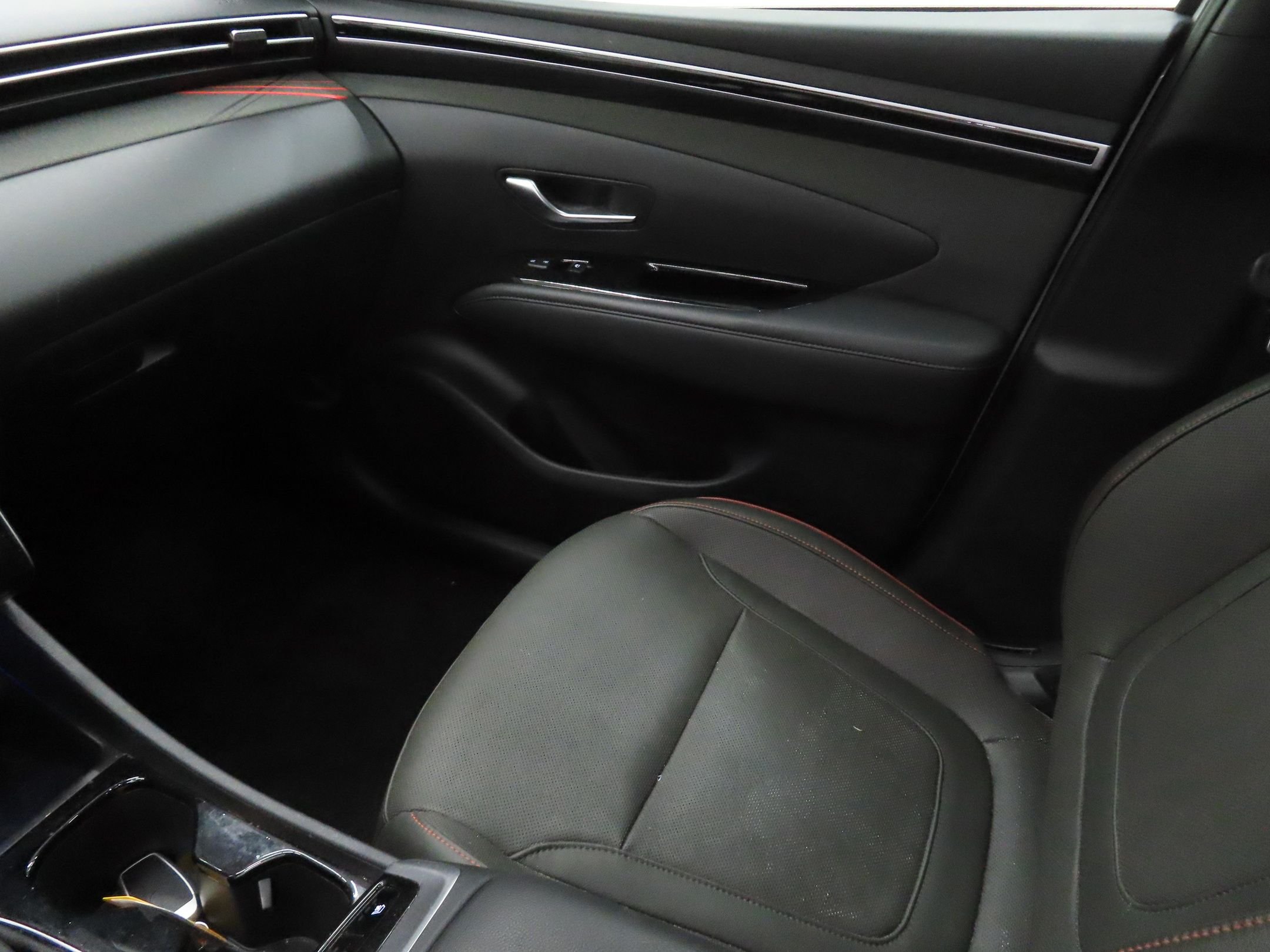 Used 2022 White Hyundai Limited image 21