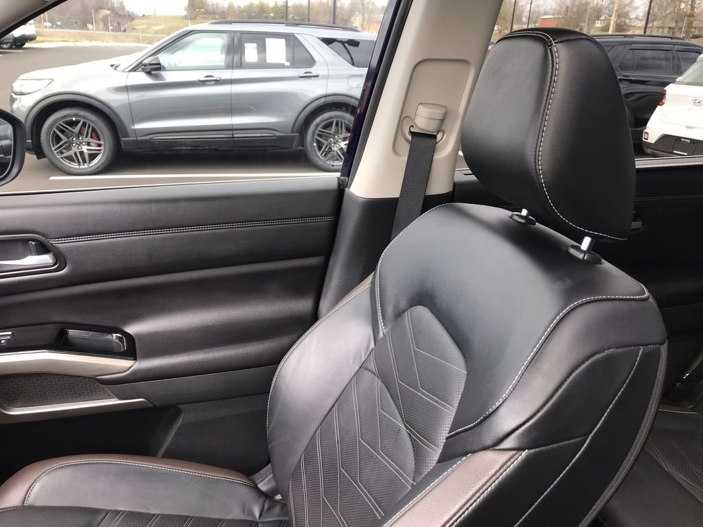 Used 2024 Blue Nissan Platinum image 25