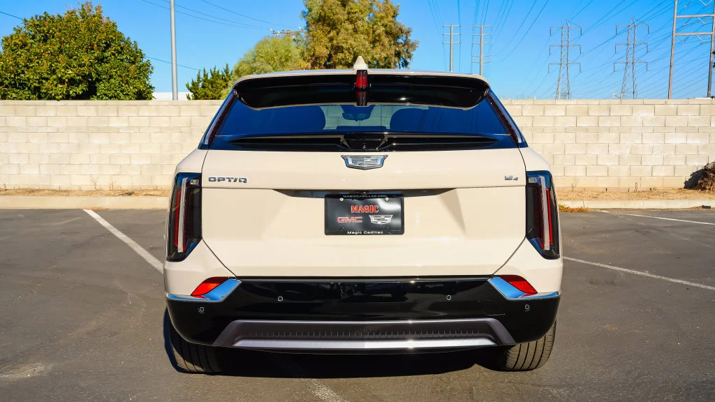 2027 Cadillac OPTIQ Luxury - Photo 8