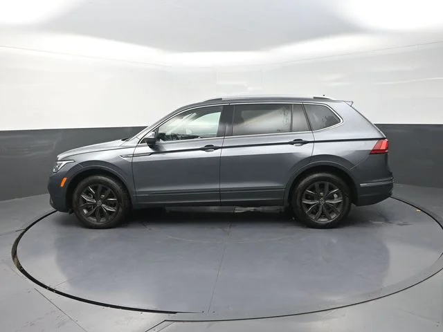 Used 2024  Volkswagen 2.0T SE image 4