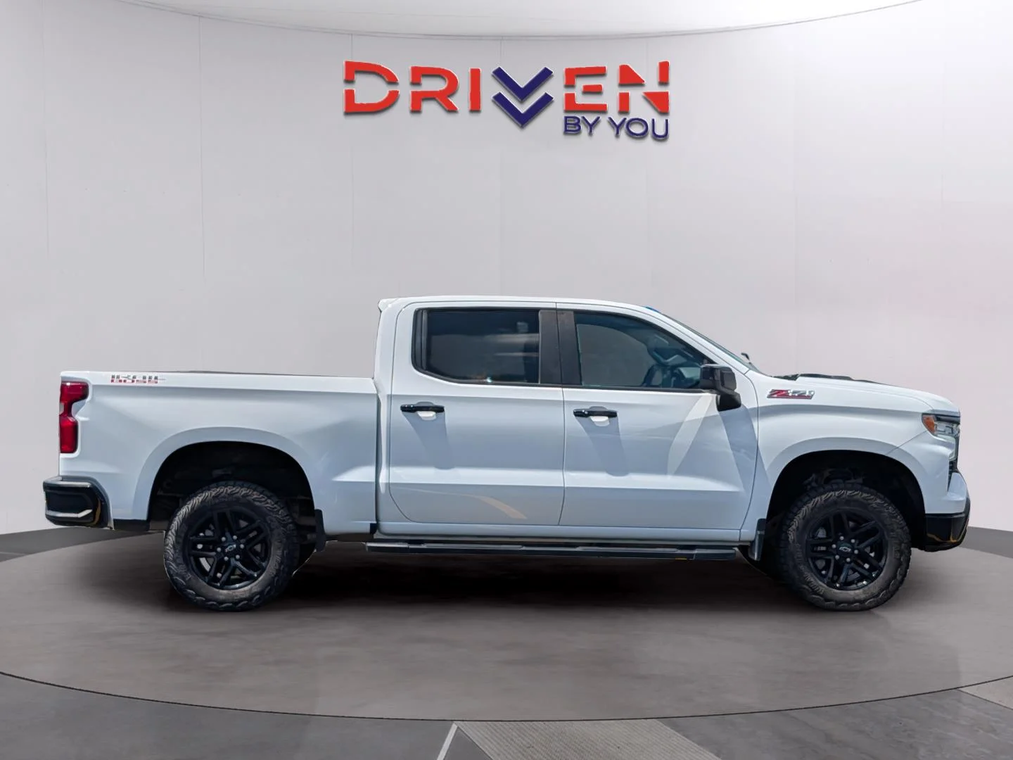 Used 2024 Summit White Chevrolet LT Trail Boss image 7