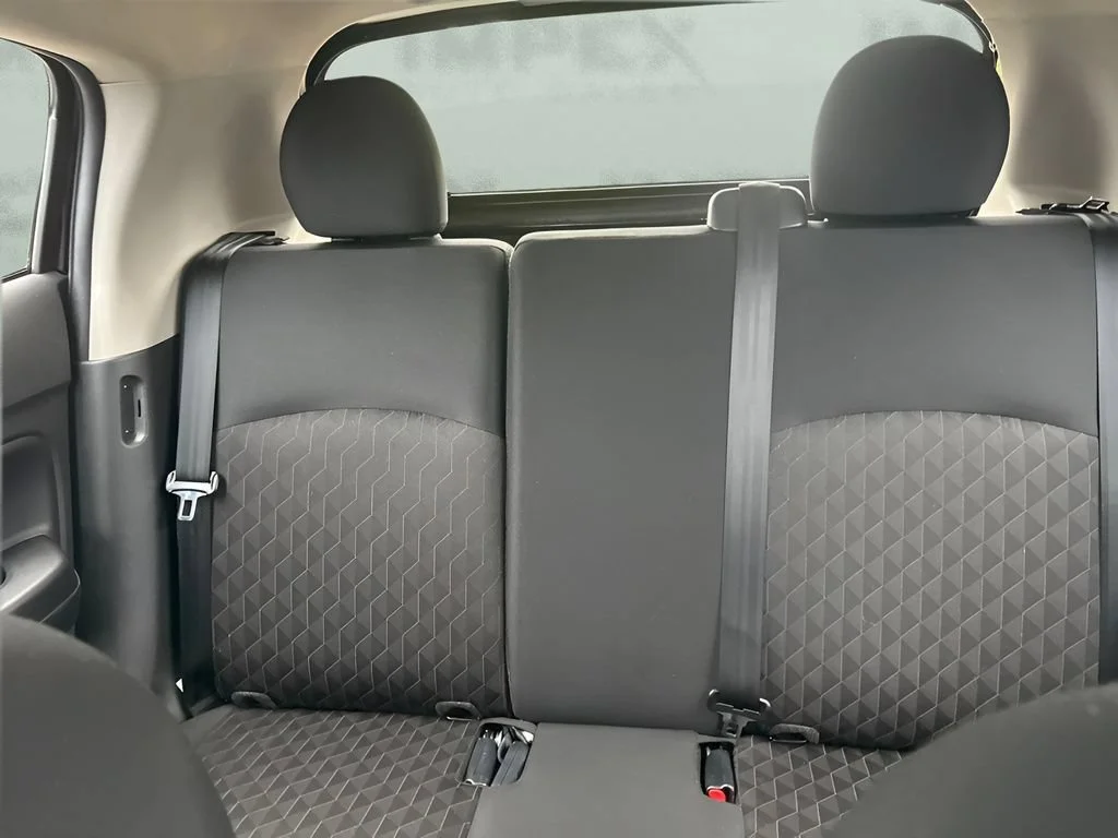 Used 2024  Mitsubishi ES image 11