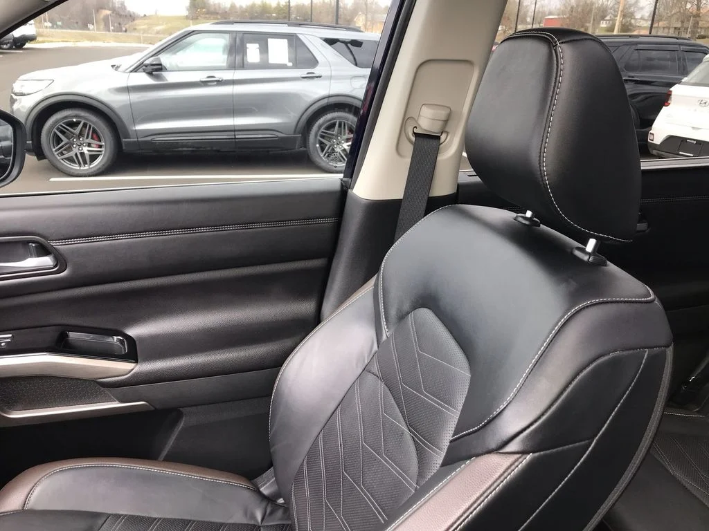 Used 2024 Blue Nissan Platinum image 25
