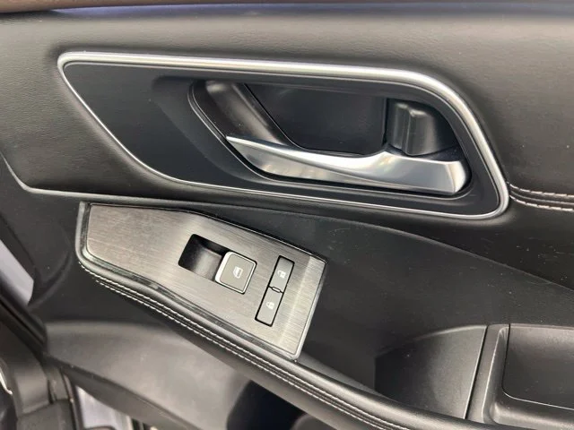 Used 2023 Gray Nissan Platinum image 27