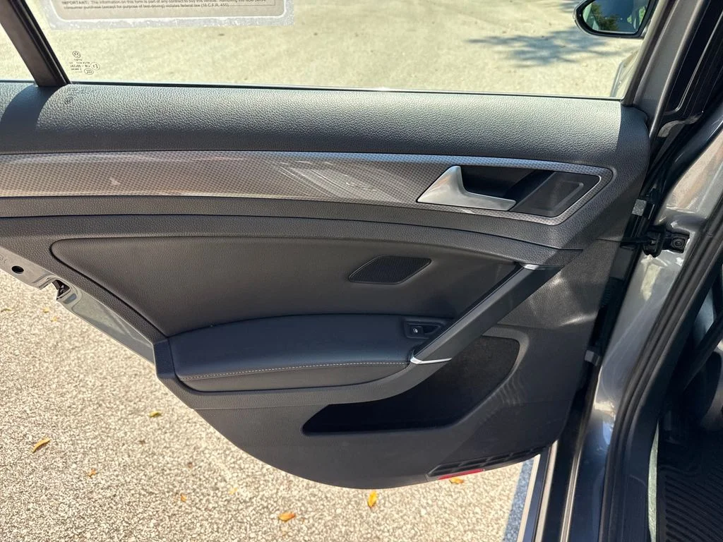 Used 2018  Volkswagen TSI SE image 23