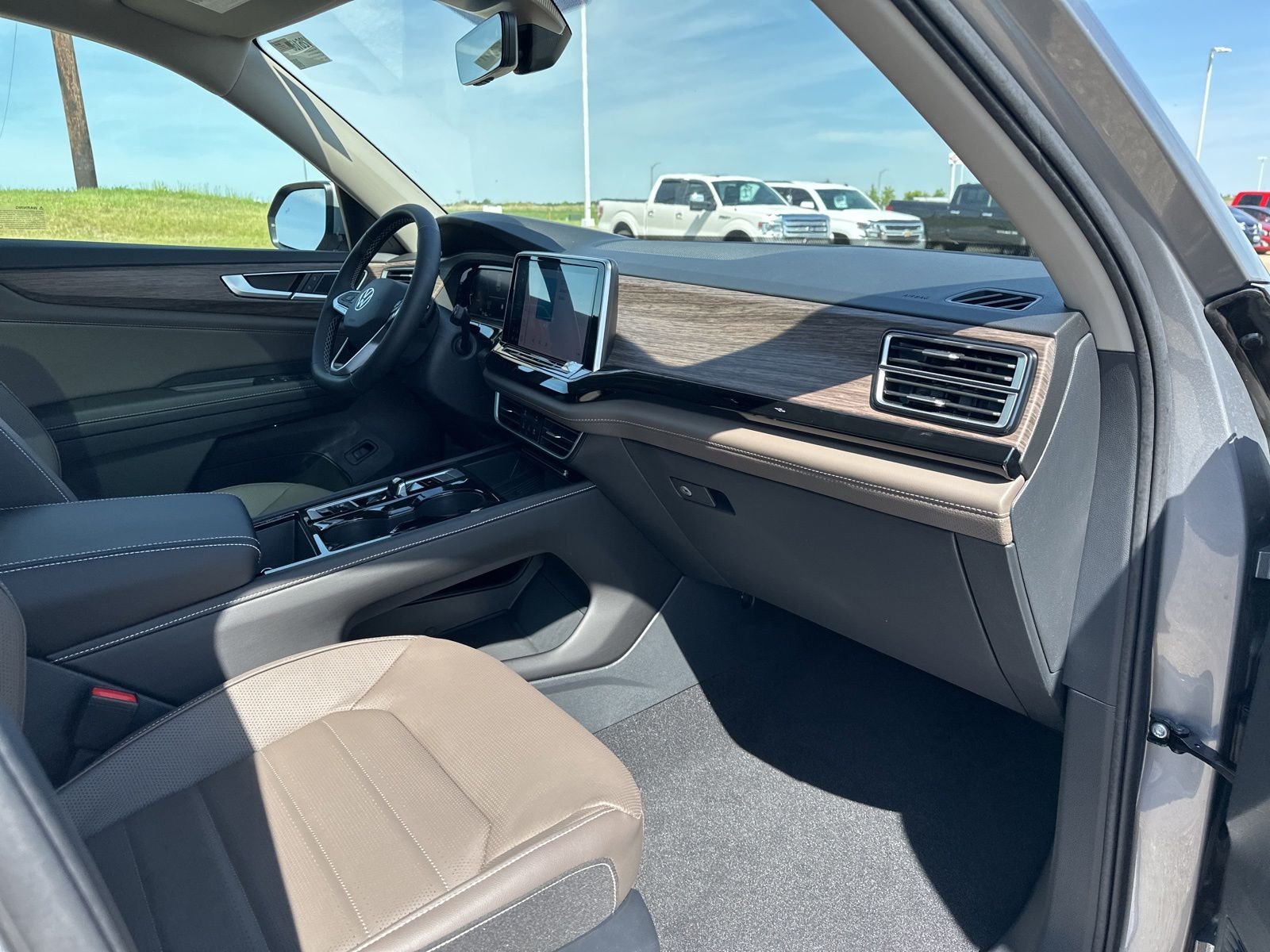 New 2026 Silver Volkswagen 2.0T SEL image 38