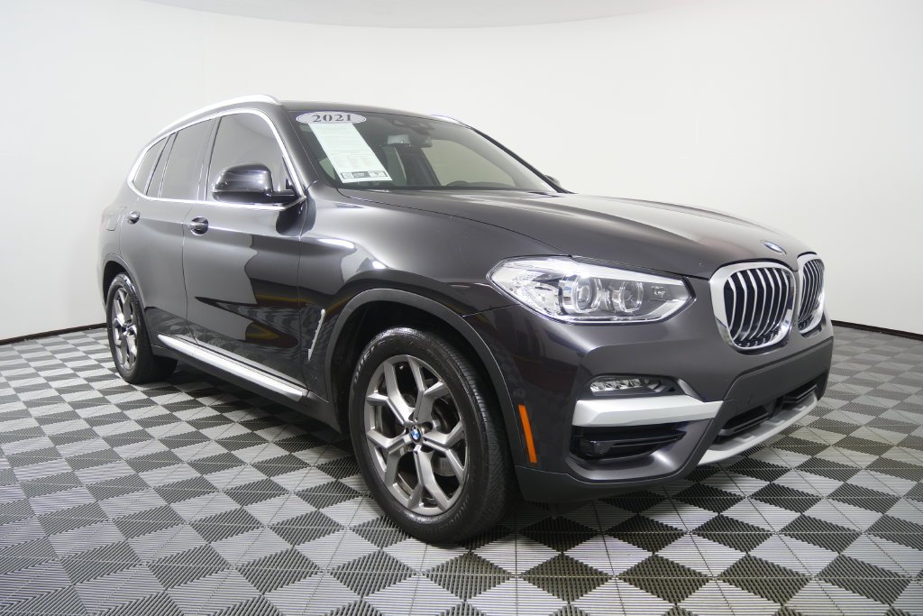 Used 2021 Dark Graphite Metallic BMW sDrive30i image 2