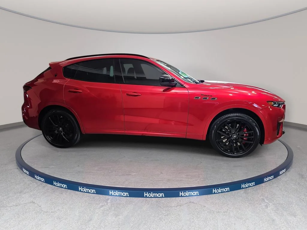 Used 2022 Red Maserati Modena image 5