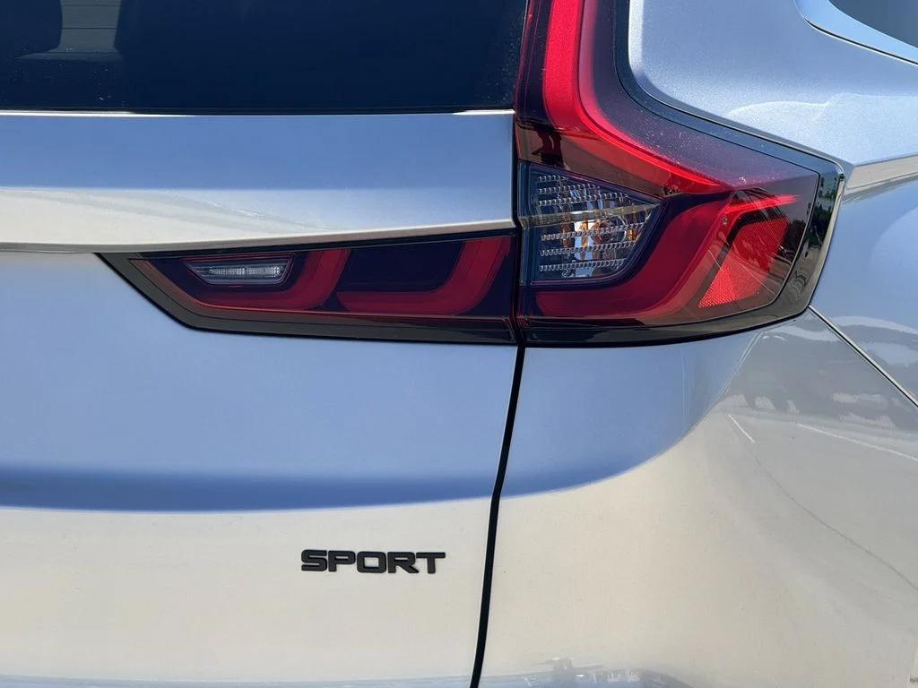 Used 2025  Honda Sport image 11