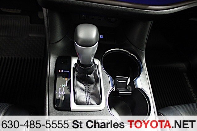 Certified Used 2019 White Toyota Limited image 9