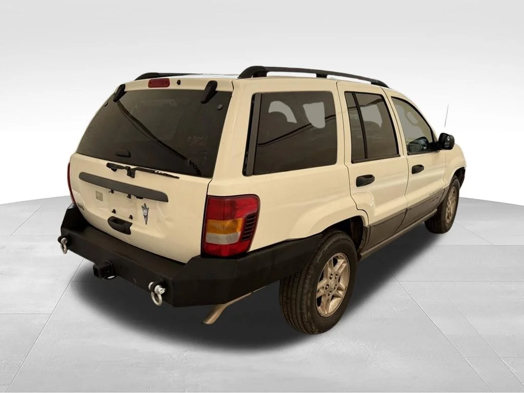 Used 2004 Stone White Jeep Laredo image 6