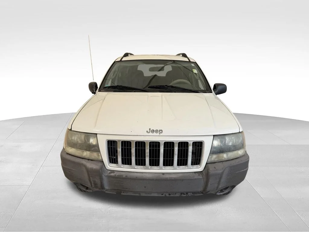 Used 2004 Stone White Jeep Laredo image 3