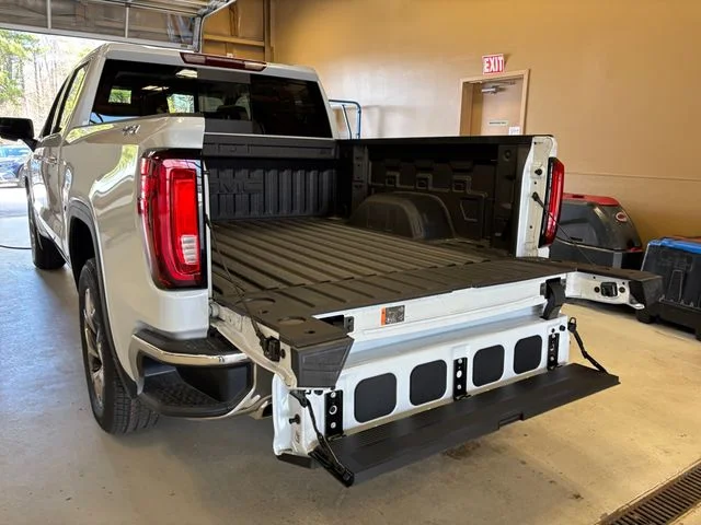 New 2026 White GMC SLT image 18