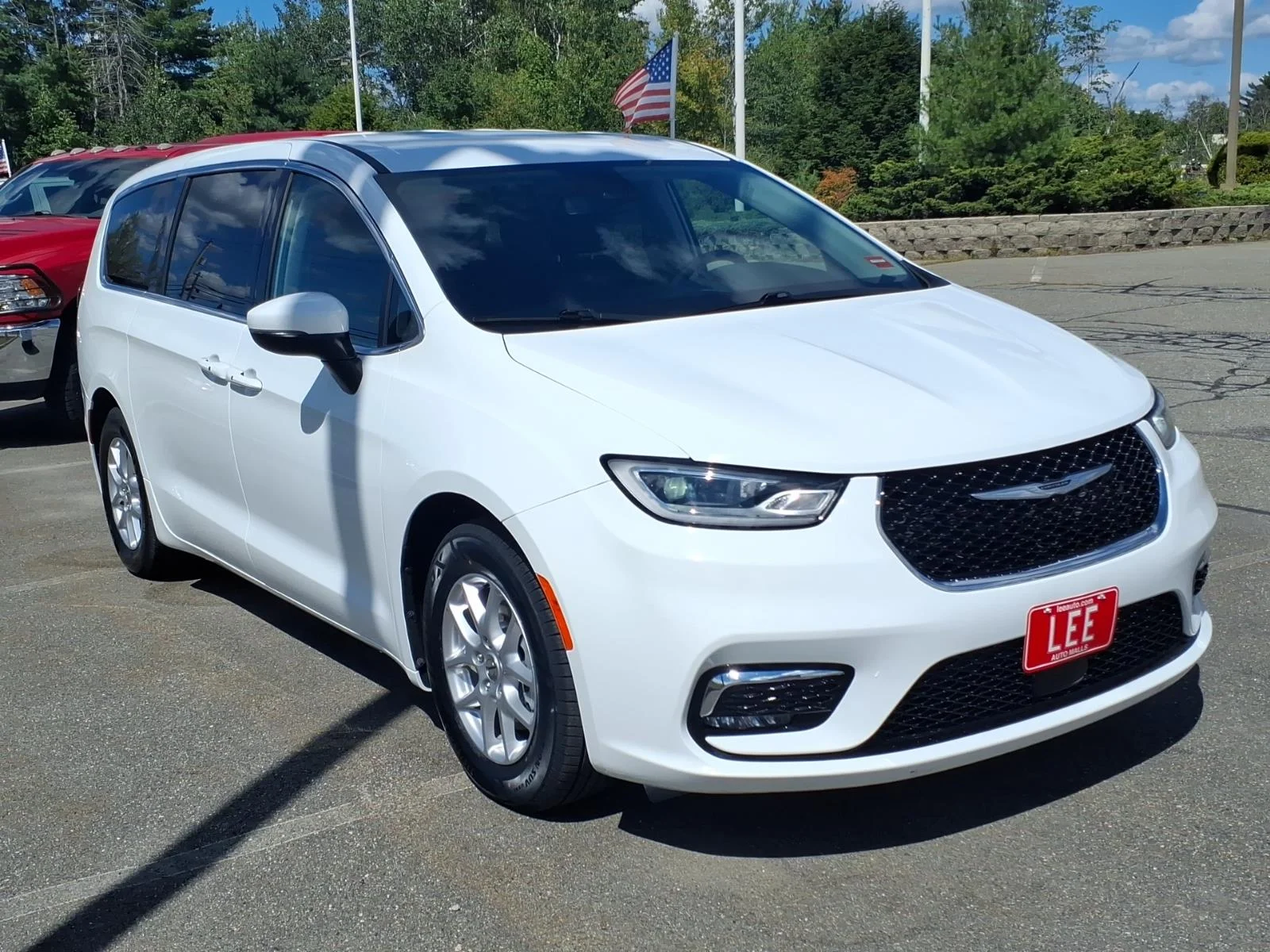 Used 2023 Bright White Clearcoat Chrysler Touring L image 3