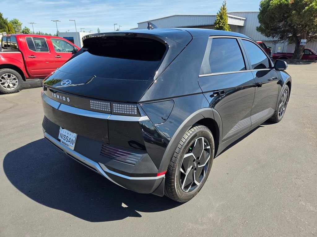 Used 2024 Black Hyundai SEL image 6