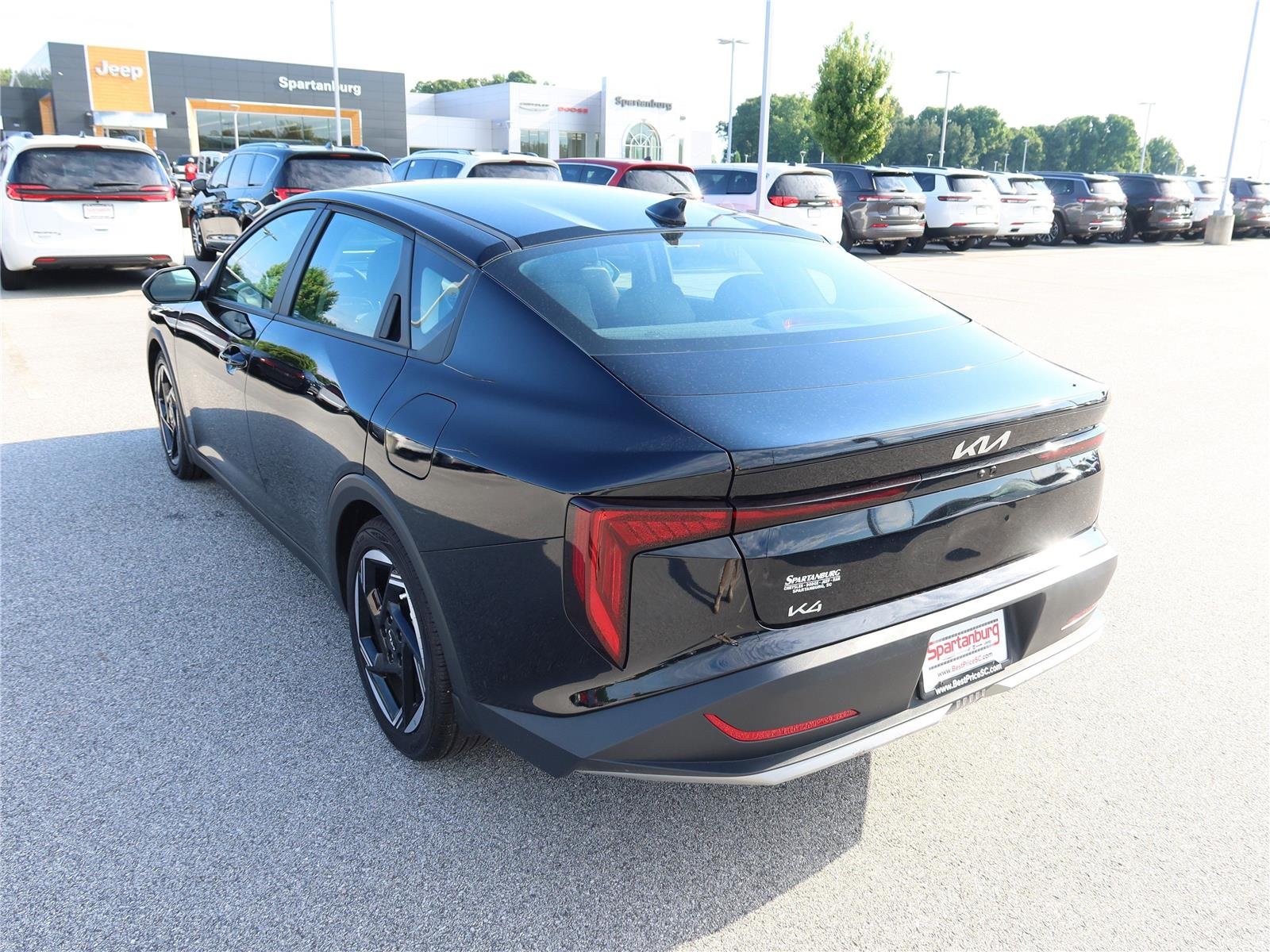 Used 2025 Aurora Black Pearl Kia EX image 4