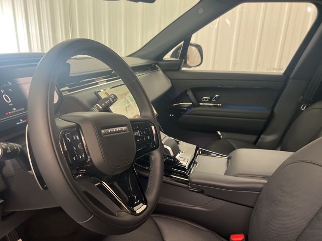 New 2025 Ostuni Pearl White Land Rover Dynamic SE image 34