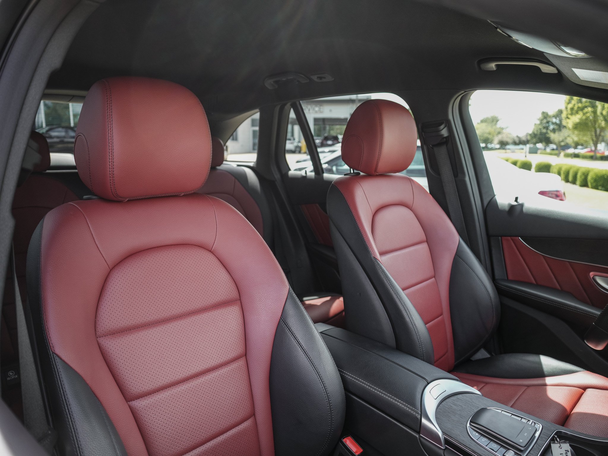 Used 2022 Graphite Gray Metallic Mercedes-Benz GLC 300 image 28