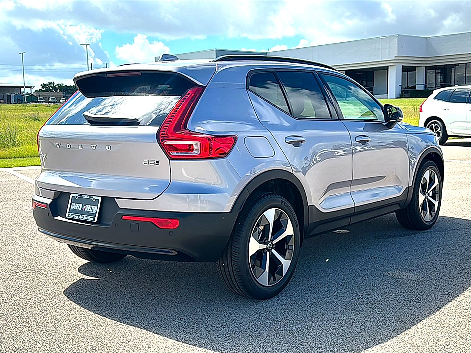 New 2026 Aurora Silver Volvo Plus image 8